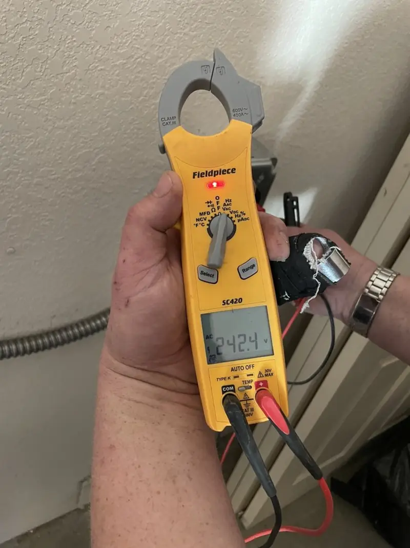 Voltage testing with clamp meter during Aluminum Wiring Replacement in Castleton